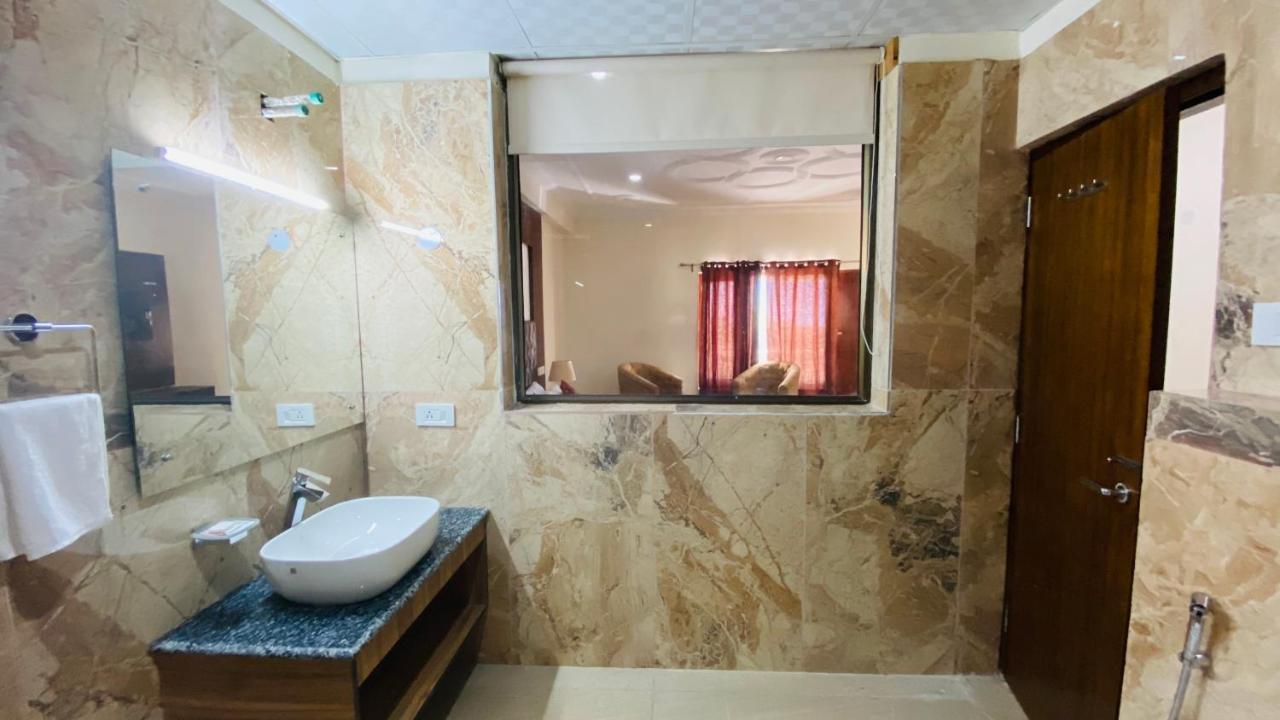 Hotel De Borgo 레 외부 사진